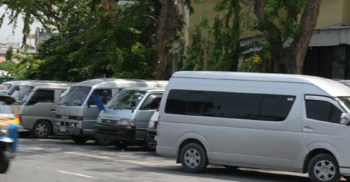 รถตู้ต้องยึดหลักกฎหมาย รถตู้ต้องยึดหลักกฎหมาย