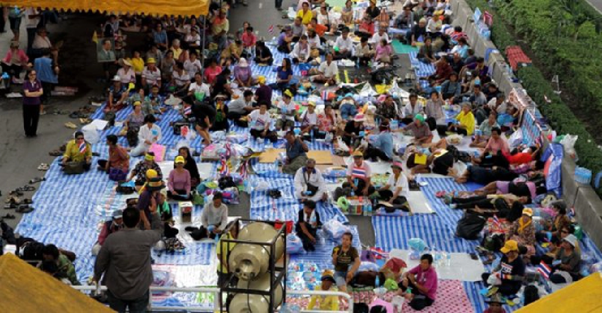 'ม็อบคปท.'ยังปักหลัก!รอรับมวลชนเพิ่ม 'ม็อบคปท.'ยังปักหลัก!รอรับมวลชนเพิ่ม