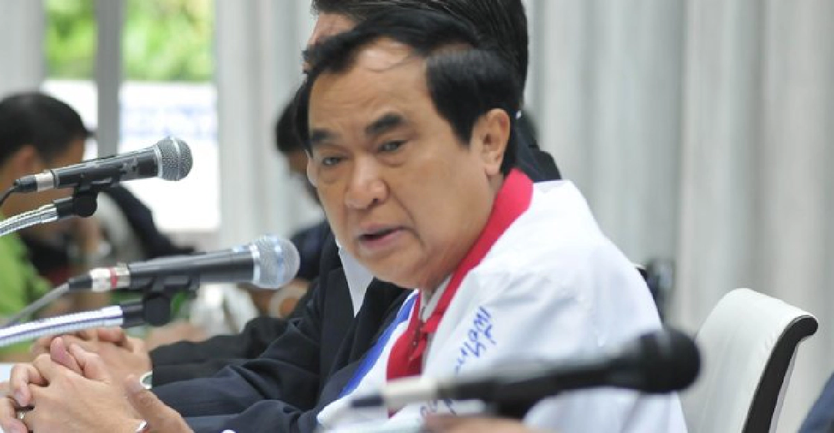 'มท.1'ซัด'นิพิฏฐ์'ดึงคนร่วม'ม็อบอุรุพงษ์' 'มท.1'ซัด'นิพิฏฐ์'ดึงคนร่วม'ม็อบอุรุพงษ์'