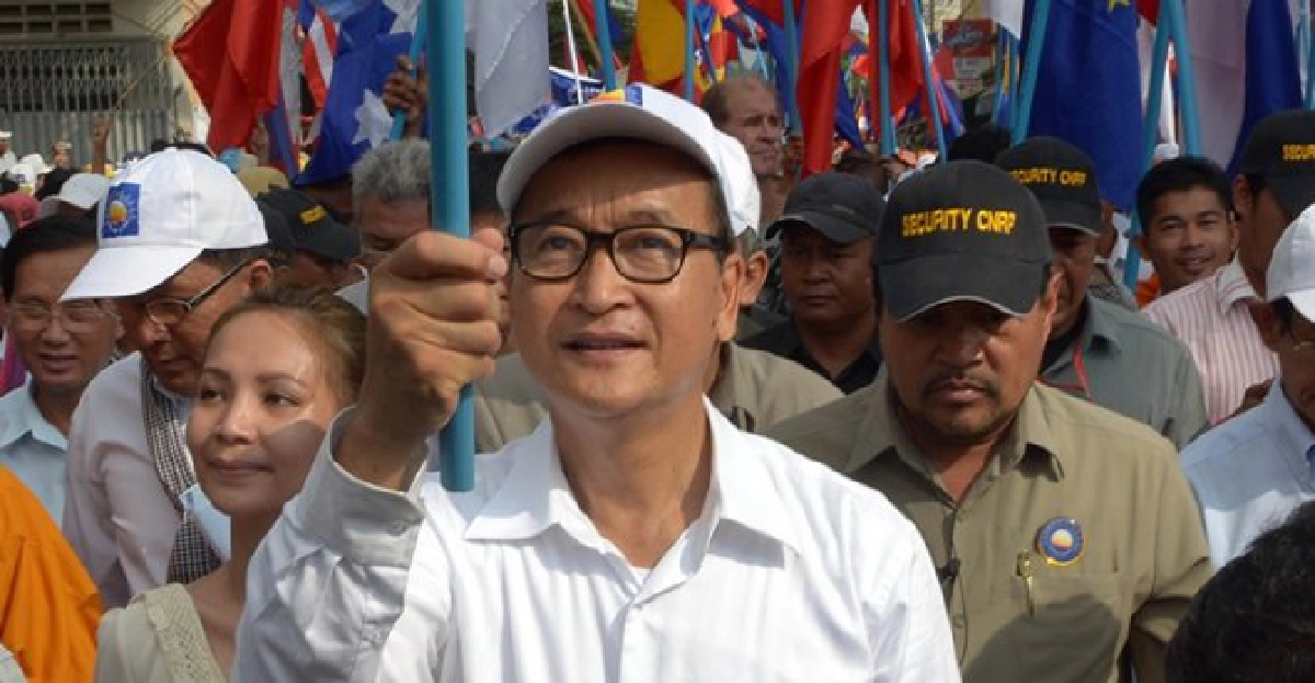 'สม รังสี'นำขบวนประท้วงผลลต.