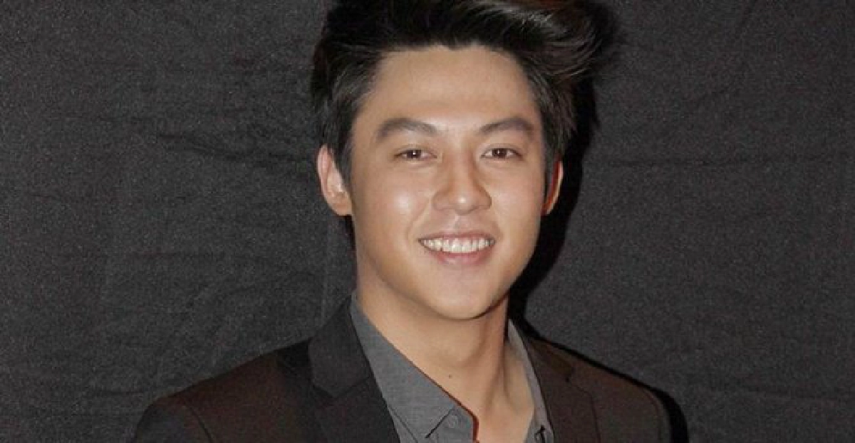 'หมาก'ปัดมือที่สาม'บี้'-รับสนิท'โม'