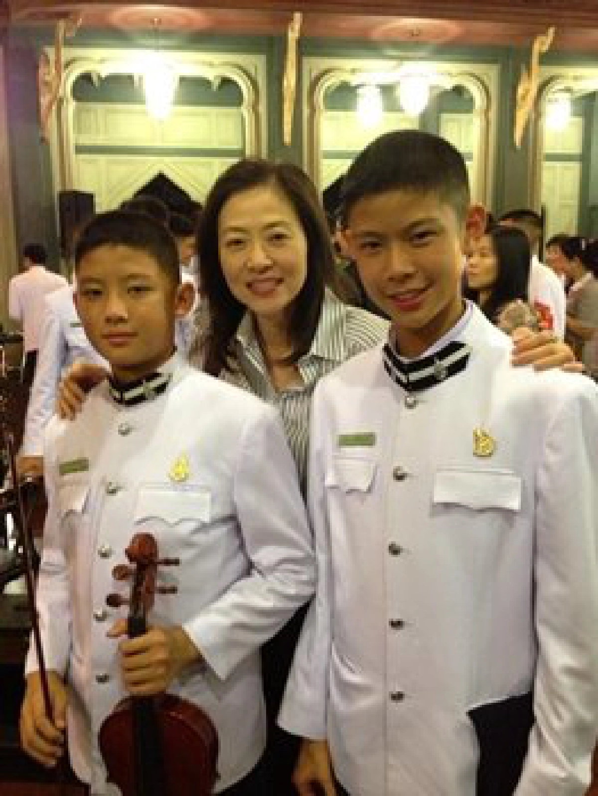 'ปวรเทโว'ร่วมอัญเชิญพระศพ'พระสังฆราช' 'ปวรเทโว'ร่วมอัญเชิญพระศพ'พระสังฆราช'