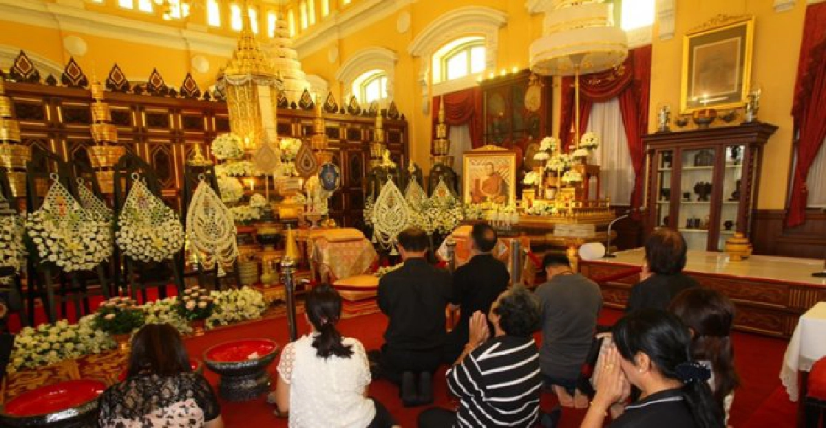 ปชช.ทยอยสักการะพระศพ'สังฆราช' ปชช.ทยอยสักการะพระศพ'สังฆราช'