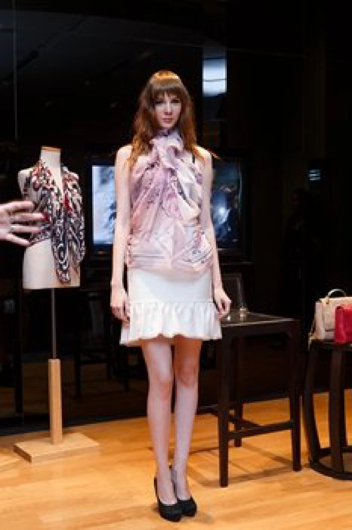 ทำชุดสวย ด้วยผ้าพันคอ