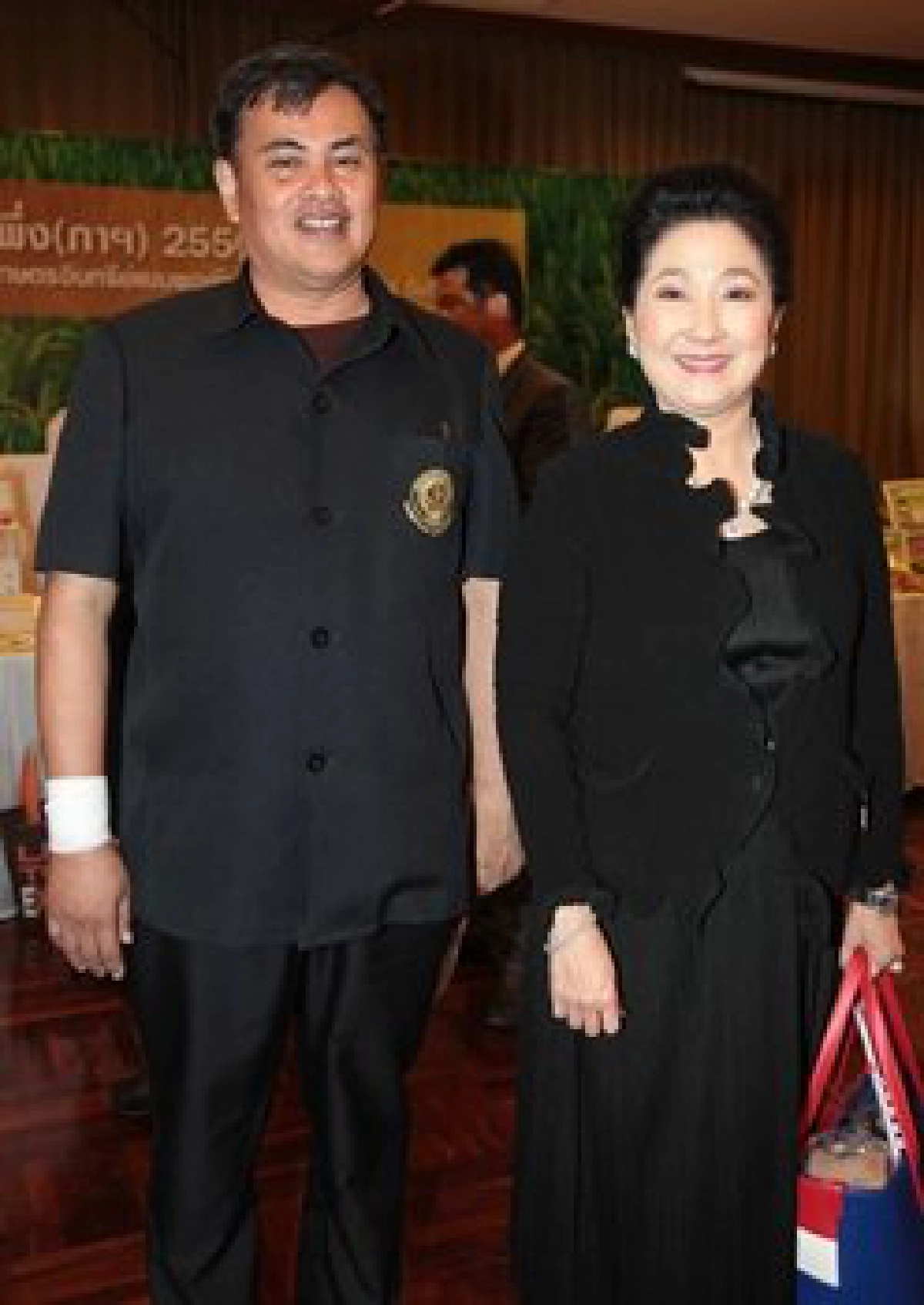 ชิม ช็อป อิ่มใจ ในงาน'เพื่อนพึ่ง(ภาฯ)' ชิม ช็อป อิ่มใจ ในงาน'เพื่อนพึ่ง(ภาฯ)'