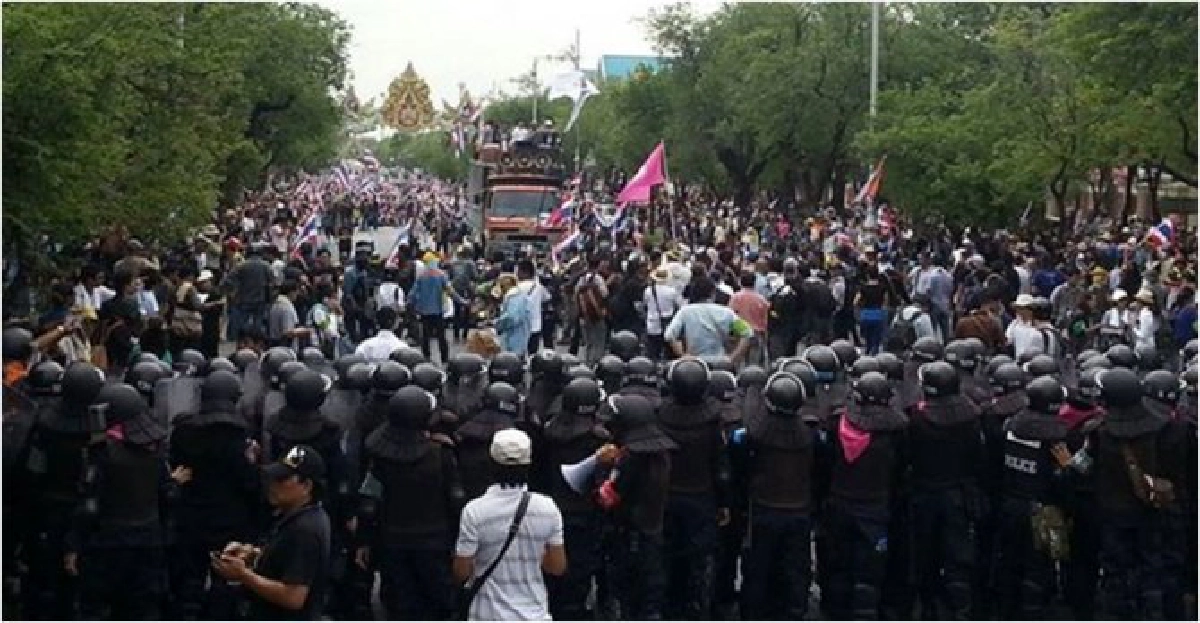 'ศอ.รส.'สั่งคุ้มกันเข้ม'ทำเนียบ-สภาฯ' 'ศอ.รส.'สั่งคุ้มกันเข้ม'ทำเนียบ-สภาฯ'