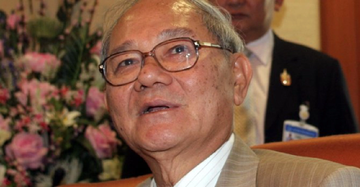 'มีชัย'แนะ'รัฐบาล'ฟังเสียงปชช. 'มีชัย'แนะ'รัฐบาล'ฟังเสียงปชช.