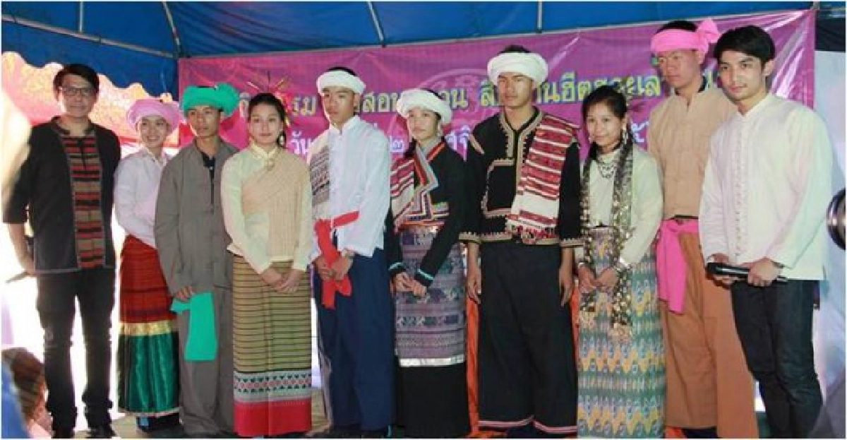 'อุ๊ยสอนหลาน สืบสานวรรณกรรม'
