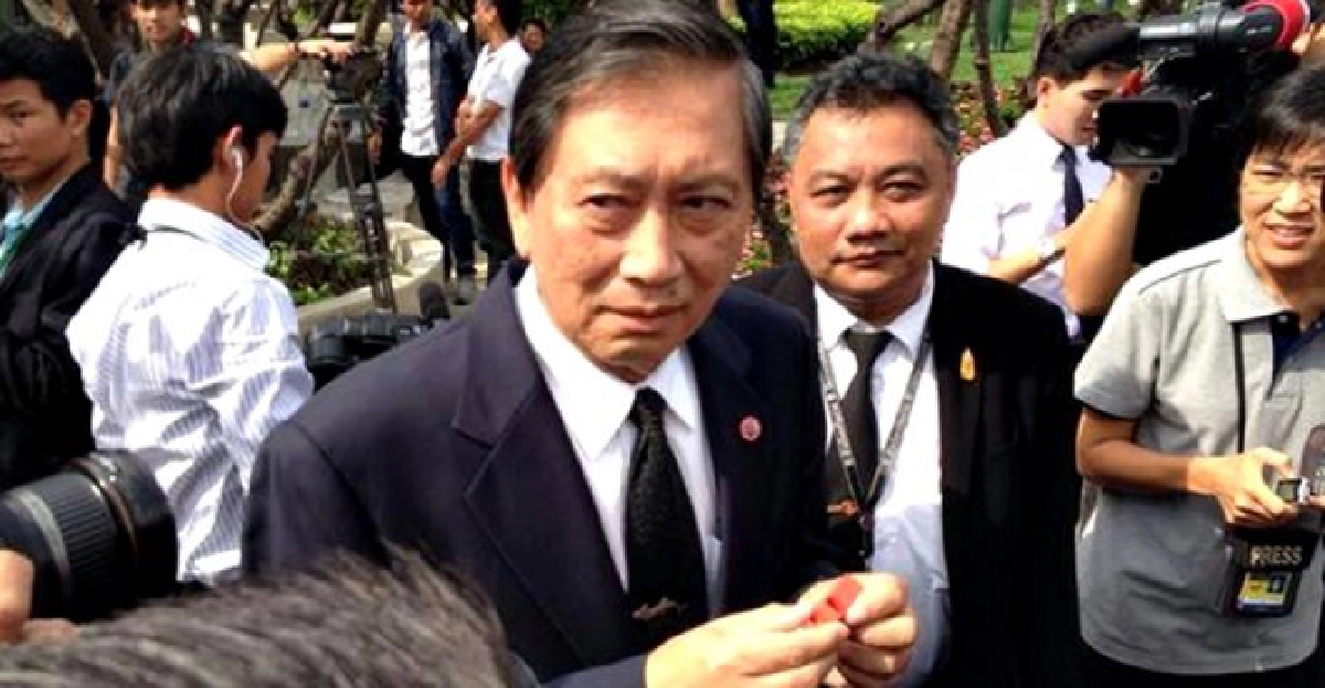 'ปลอดประสพ'พกนกหวีด-โชว์เป่าปี๊ด! 'ปลอดประสพ'พกนกหวีด-โชว์เป่าปี๊ด!