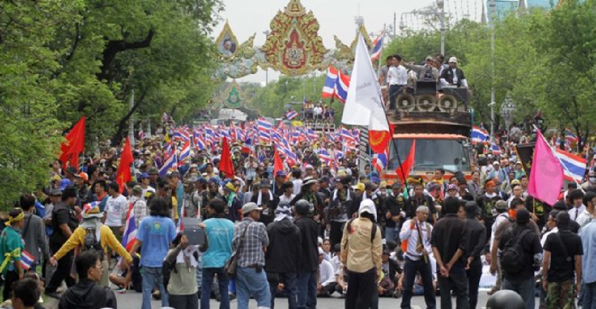 คปท.คึกคัก!ยกทัพให้กำลังใจศาลตลก. คปท.คึกคัก!ยกทัพให้กำลังใจศาลตลก.