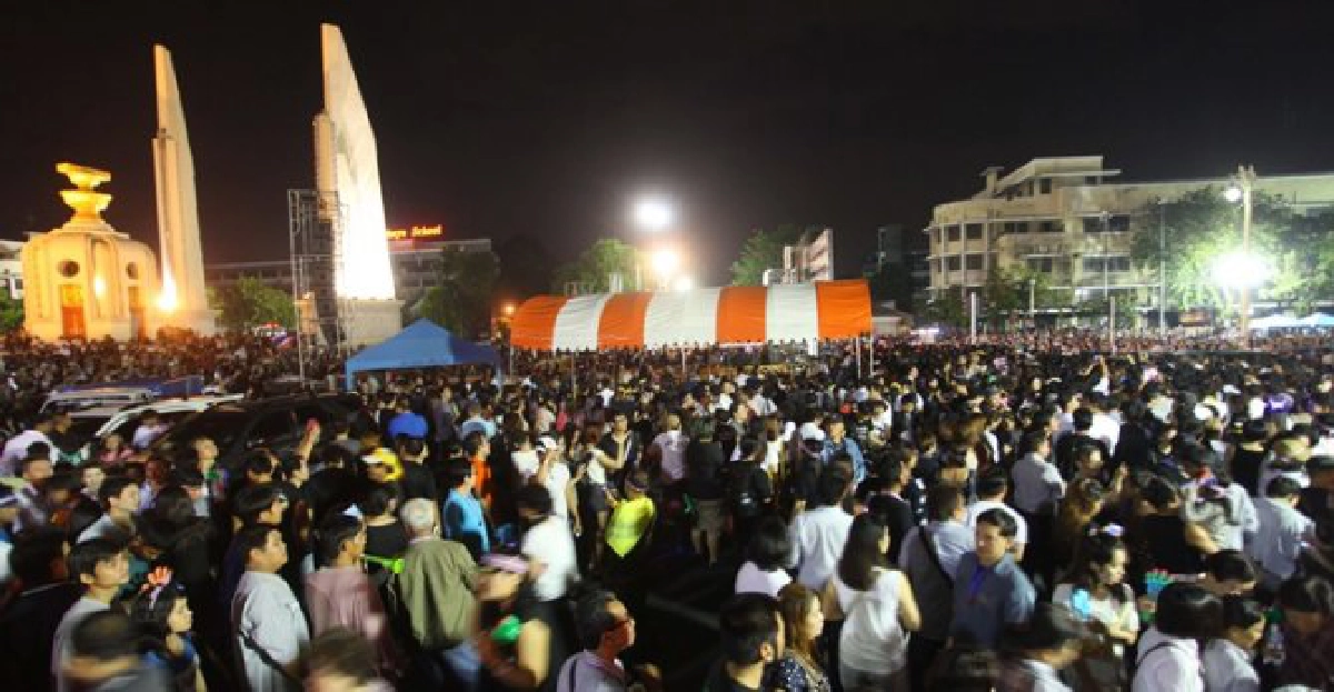 ประชาธิปไตยไม่เบ่งบานนักการเมือง(ยัง)ไร้สำนึก ประชาธิปไตยไม่เบ่งบานนักการเมือง(ยัง)ไร้สำนึก