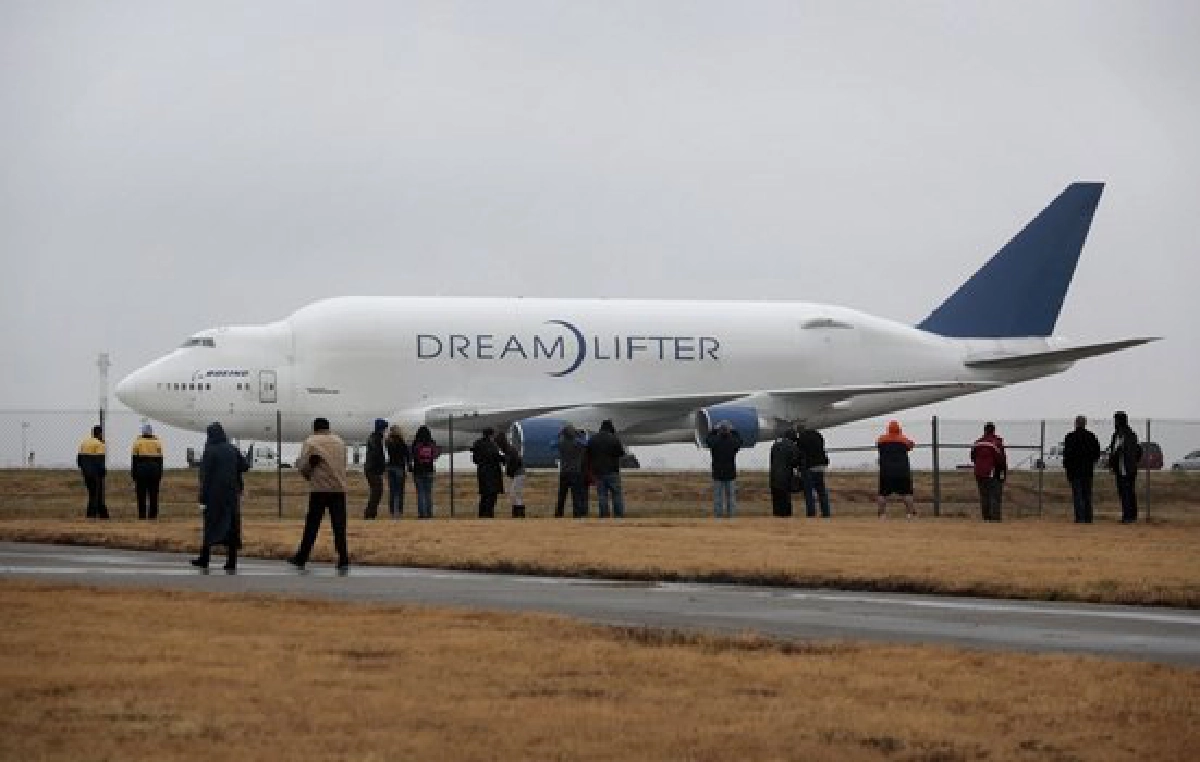 'นักบิน'มั่ว!นำ747ลงจอดผิดสนามบิน 'นักบิน'มั่ว!นำ747ลงจอดผิดสนามบิน