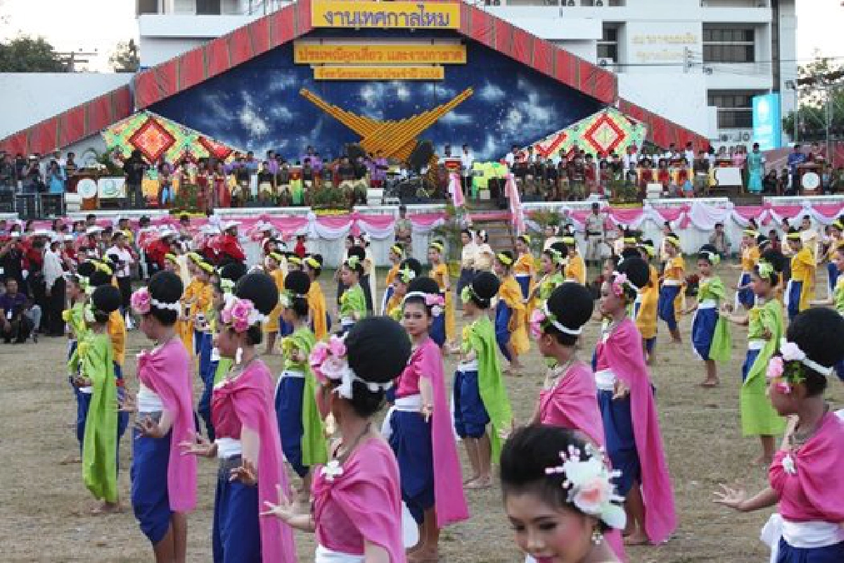 ร่วมประเพณีผูกเสี่ยวชาวขอนแก่น ร่วมประเพณีผูกเสี่ยวชาวขอนแก่น
