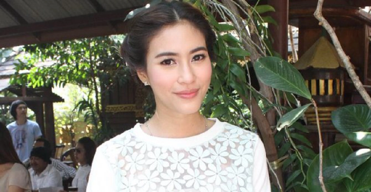 'จุ๋ย'เกร็งเจอครอบครัว'หนาม' 'จุ๋ย'เกร็งเจอครอบครัว'หนาม'