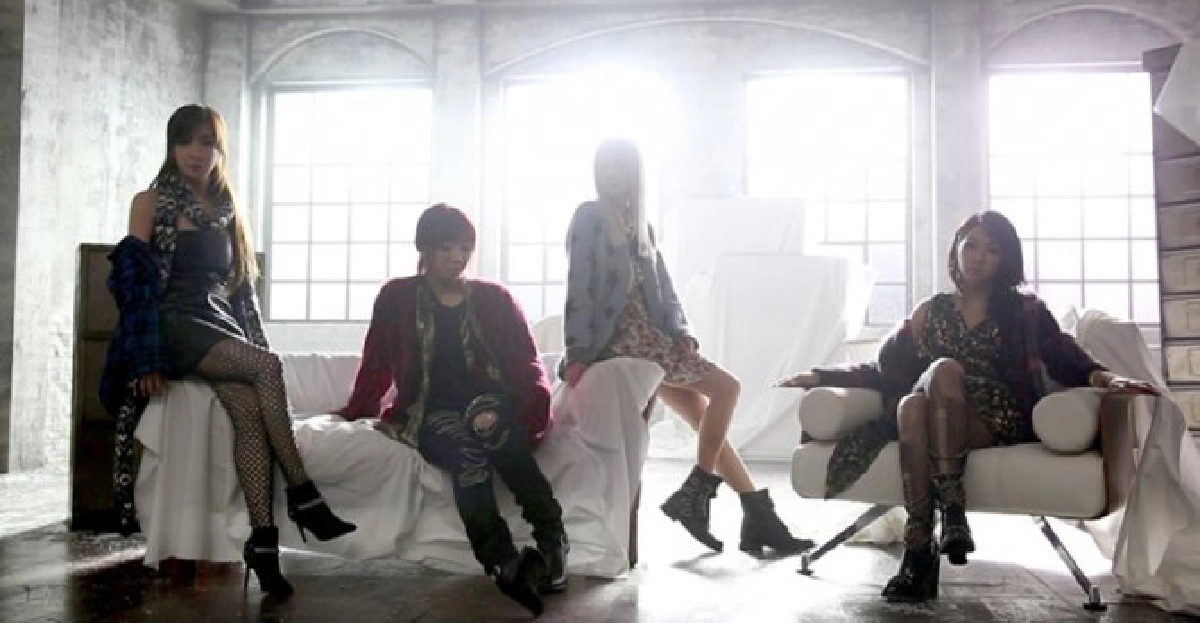 'ซีแอล'เปลื้องผ้า เพื่อเพลงใหม่ 'Missing You' 'ซีแอล'เปลื้องผ้า เพื่อเพลงใหม่ 'Missing You'