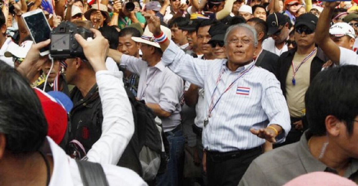 'เทือก'ถึงทำเนียบแล้ว!คลื่นมหาชนสมทบ 'เทือก'ถึงทำเนียบแล้ว!คลื่นมหาชนสมทบ