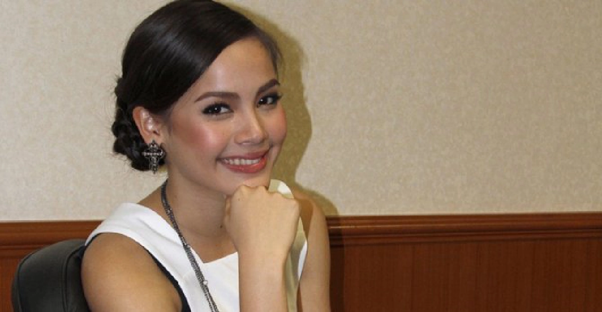'ญาญ่า'ป้อง'ณเดชน์'ไม่เคยปาดอกไม้ 'ญาญ่า'ป้อง'ณเดชน์'ไม่เคยปาดอกไม้