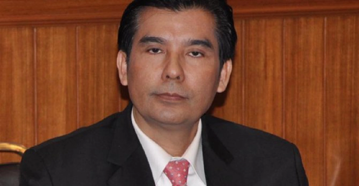 'พท.'ยื่น'กกต.-ศาลรธน.'ยุบพรรคปชป. 'พท.'ยื่น'กกต.-ศาลรธน.'ยุบพรรคปชป.