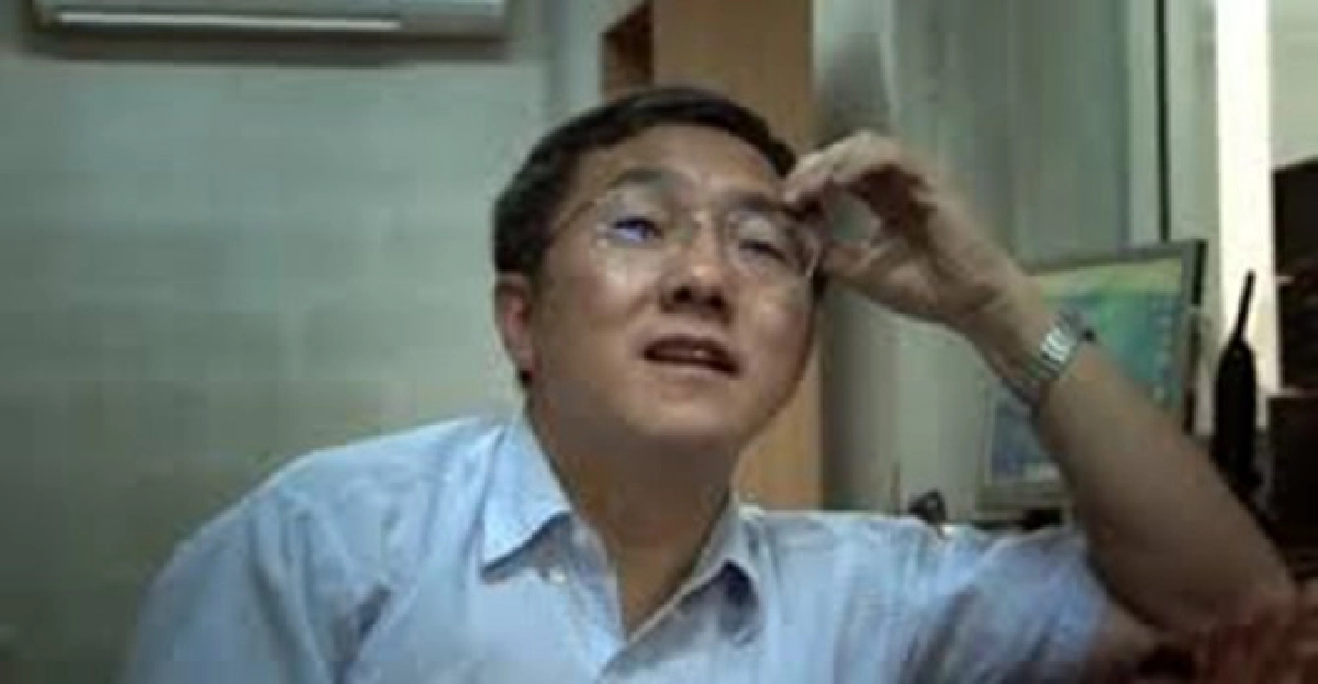 เอกเขนกดูหนัง:ประชาธิป'ไทย เอกเขนกดูหนัง:ประชาธิป'ไทย