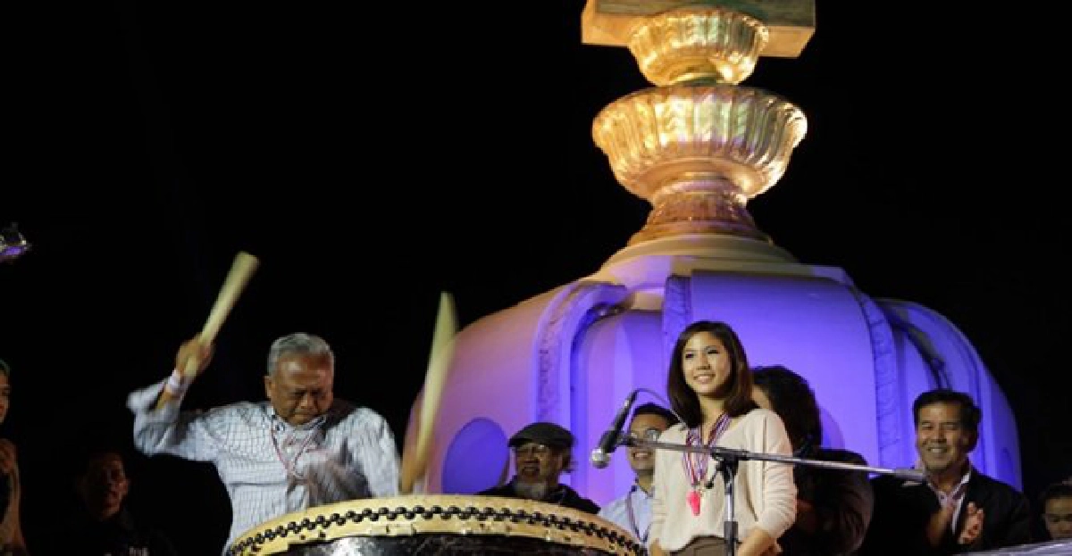 'สุเทพ'เตรียมดอกไม้-นกหวีดให้'ปู' 'สุเทพ'เตรียมดอกไม้-นกหวีดให้'ปู'