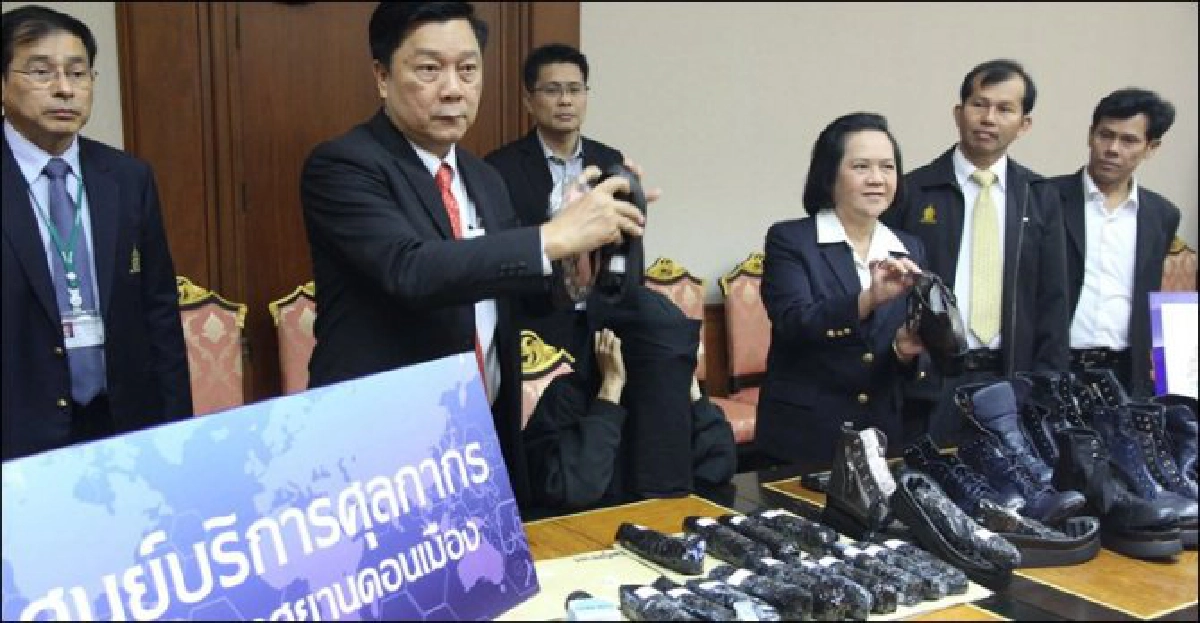จับคาดอนเมืองขนไอซ์มูลค่า15ล. จับคาดอนเมืองขนไอซ์มูลค่า15ล.