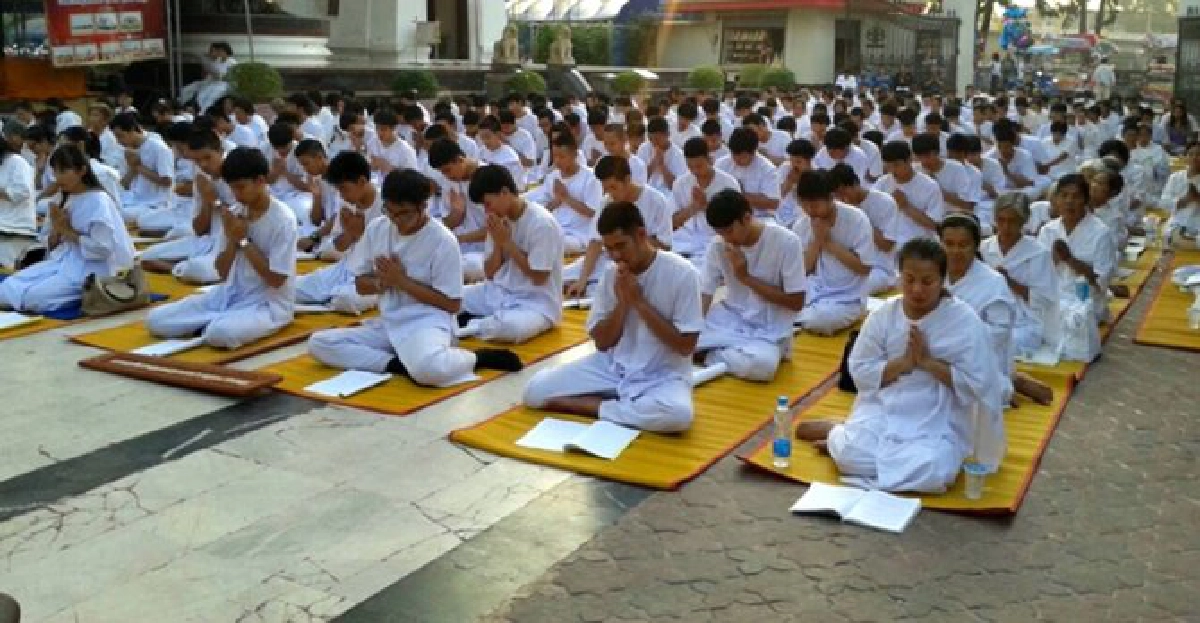 '4พันวัด'ทั่วประเทศร่วมสวดมนต์ข้ามปี57 '4พันวัด'ทั่วประเทศร่วมสวดมนต์ข้ามปี57