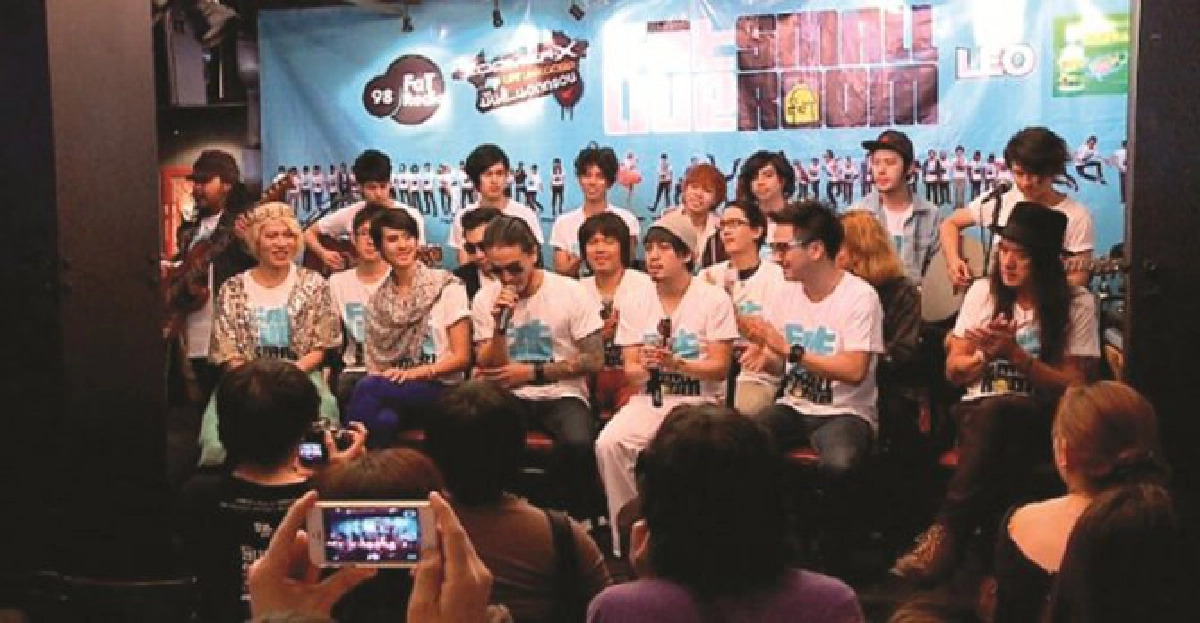 'วงการเพลงไทยปีมะแม แพ้ หรือเสมอตัว' 'วงการเพลงไทยปีมะแม แพ้ หรือเสมอตัว'