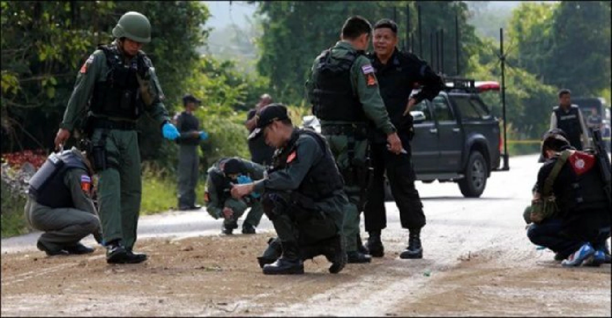 ลวงบึ้ม!!จนท.เข้าตรวจป้ายผ้า-พ่นสีถนนไร้เจ็บ