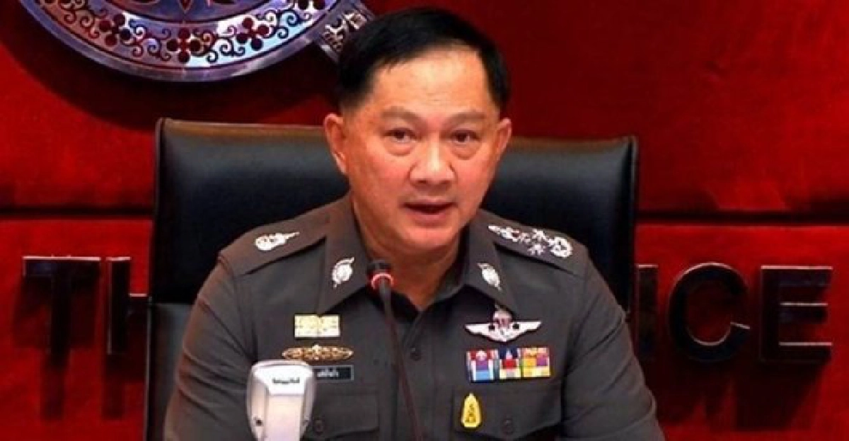 'อดุลย์'ยันตร.บนตึกก.แรงงานใช้แก๊สน้ำตา 'อดุลย์'ยันตร.บนตึกก.แรงงานใช้แก๊สน้ำตา
