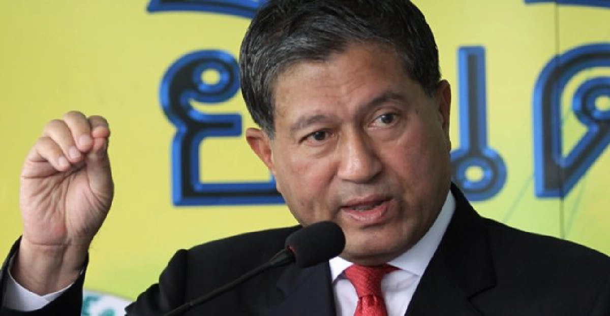 'เฉลิม'หน้าเสีย!ถูกบุกเป่านกหวีดไล่ 'เฉลิม'หน้าเสีย!ถูกบุกเป่านกหวีดไล่