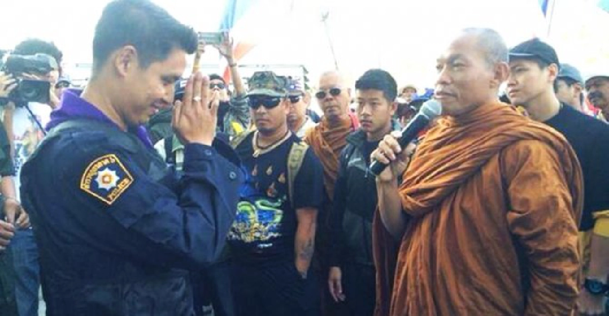 'หลวงปู่พุทธะอิสระ'กล่อม'ตร.'อยู่หมัด!