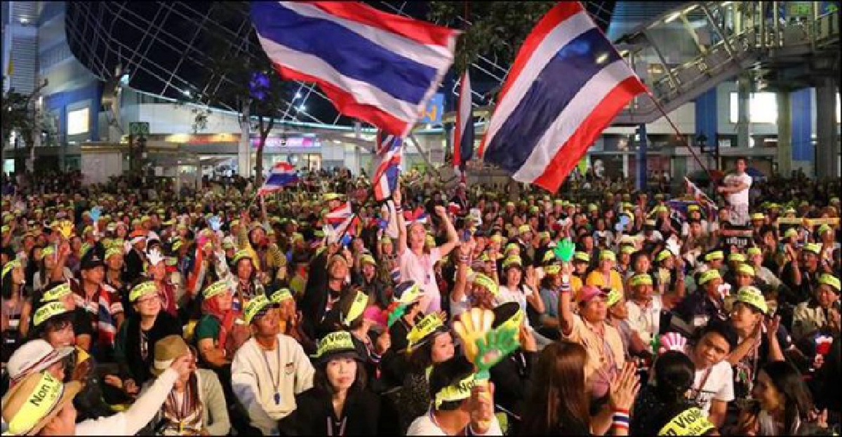 คนร้ายลอบยิงการ์ดคปท.-ปาประทัดยักษ์ป่วน คนร้ายลอบยิงการ์ดคปท.-ปาประทัดยักษ์ป่วน