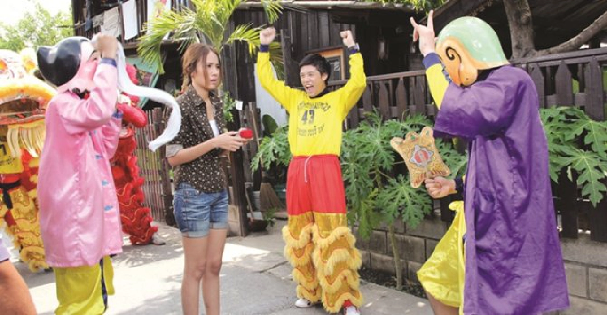 'วิน'เชิดสิงโตแต่งตัวแป๊ะยิ้ม บุกขอความรัก'เปรี้ยว' 'วิน'เชิดสิงโตแต่งตัวแป๊ะยิ้ม บุกขอความรัก'เปรี้ยว'