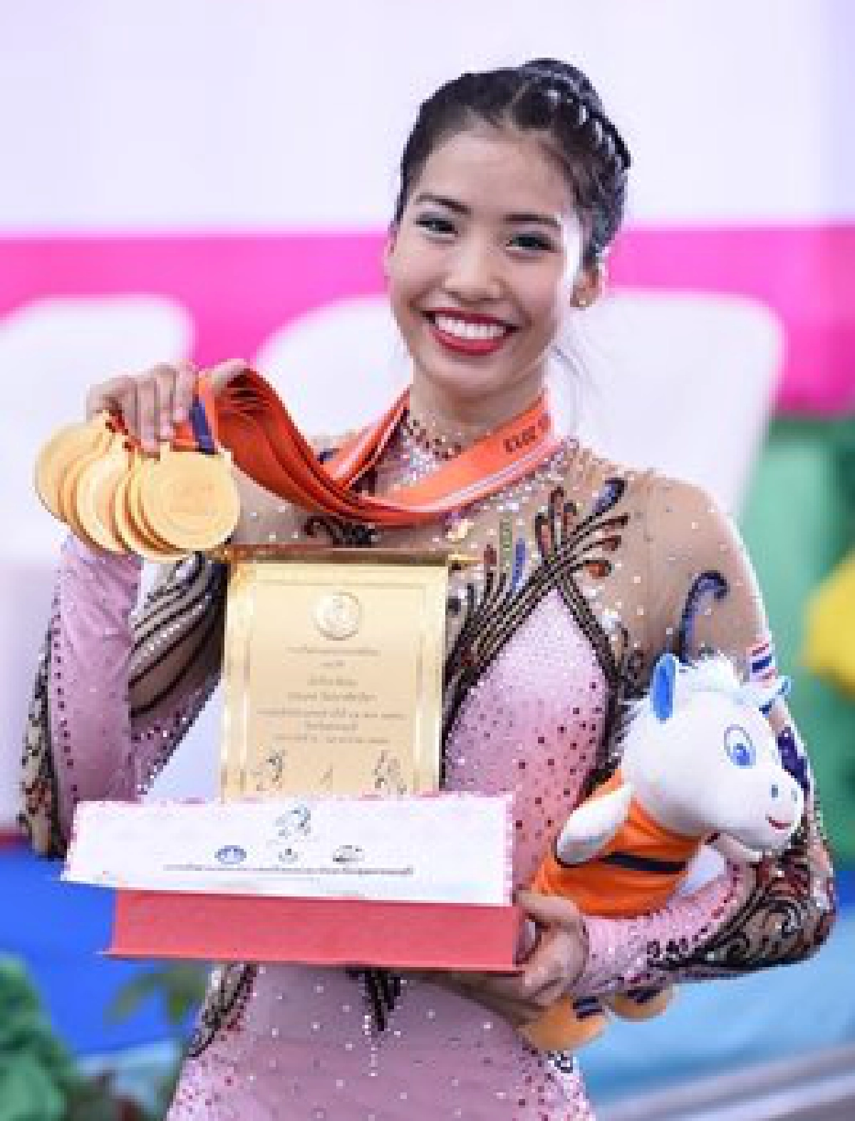 ซูเปอร์ฮีโร่ : ราชินียิมลีลาคนใหม่