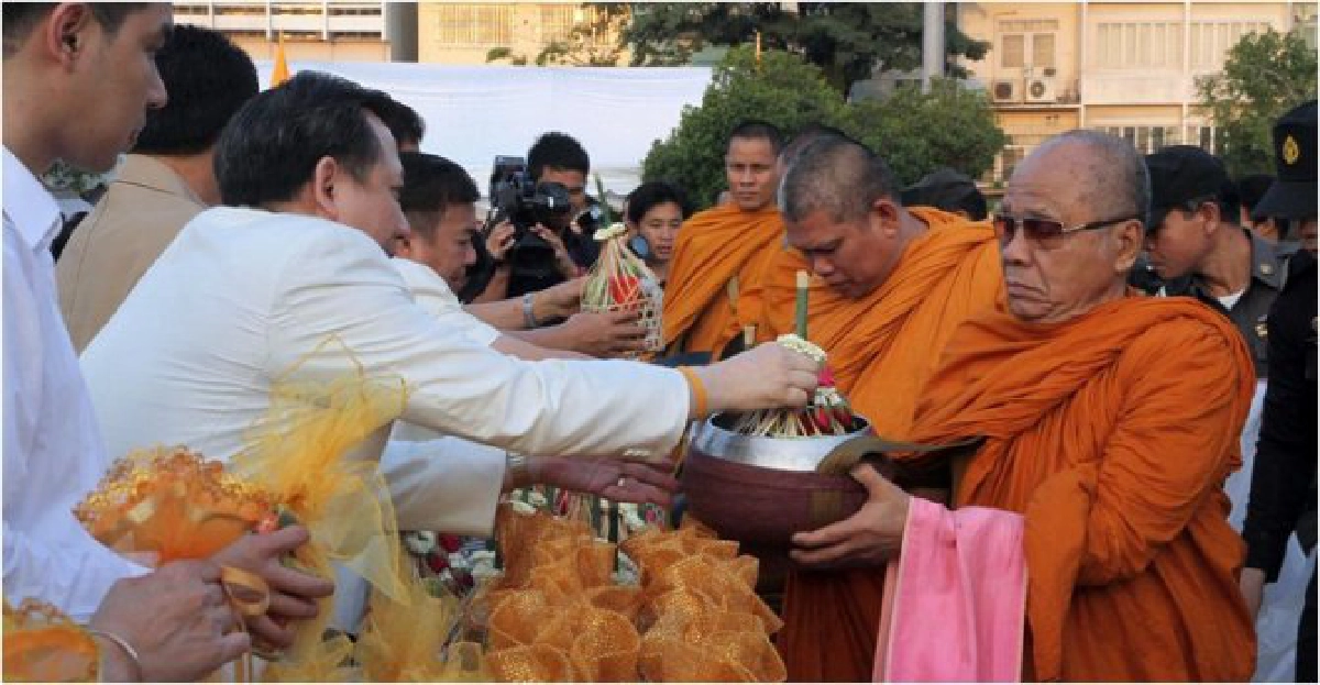 'กทม.'ตักบาตรสิ้นพระชนม์100วันพระสังฆราชฯ
