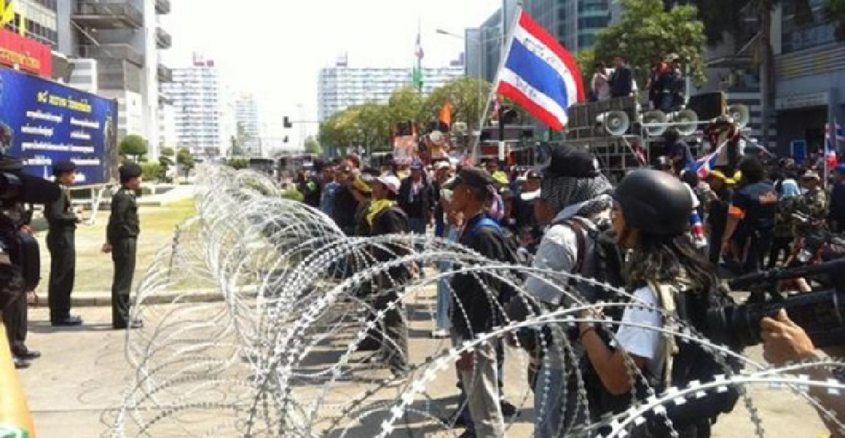 'กปปส.'บุกขับไล่'ยิ่งลักษณ์'รอบสอง
