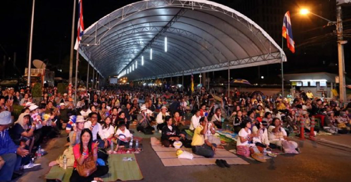 ปาประทัดถล่ม!การ์ด'กปปส.'แจ้งวัฒนะเจ็บ2 ปาประทัดถล่ม!การ์ด'กปปส.'แจ้งวัฒนะเจ็บ2