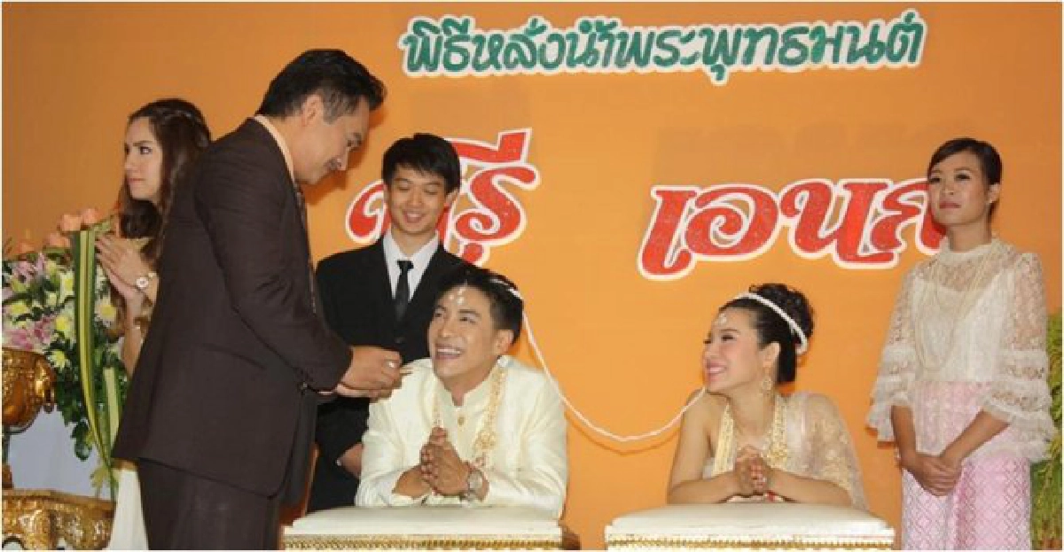 'บอย'ควง'ต้นหอม'แต่งงานอลังการ 'บอย'ควง'ต้นหอม'แต่งงานอลังการ
