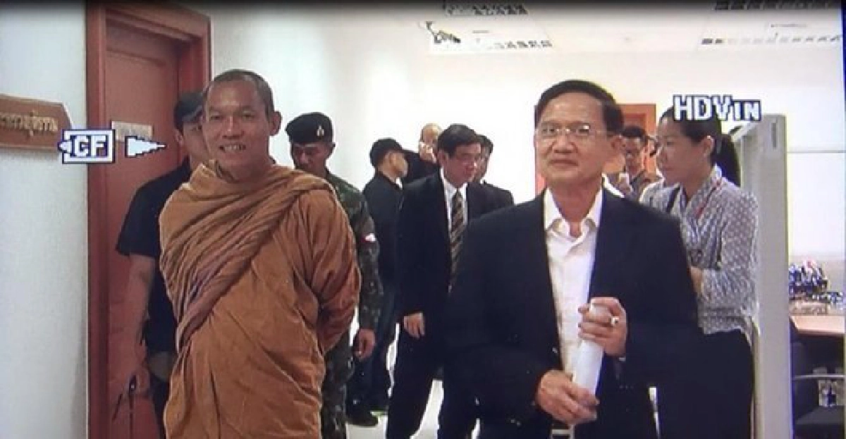 'สมชัย'ชี้เป็นสัญญาณที่ดี'หลวงปู่-สมชาย'พบกัน 'สมชัย'ชี้เป็นสัญญาณที่ดี'หลวงปู่-สมชาย'พบกัน