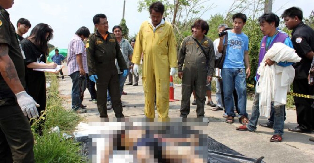 ผงะ!พบศพปริศนาตายอืดคาพงหญ้า ผงะ!พบศพปริศนาตายอืดคาพงหญ้า