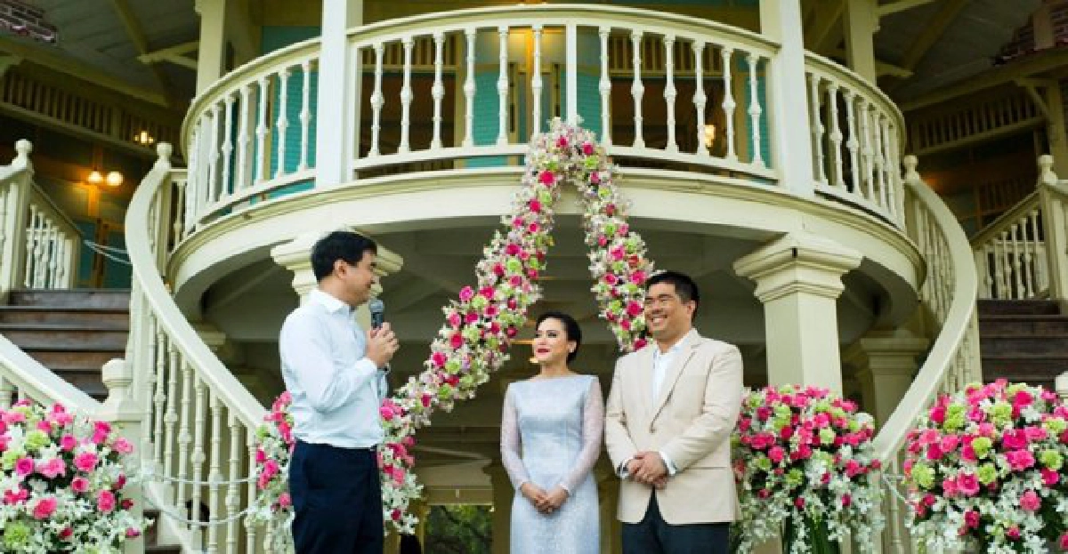 มาร์คประธานงานแต่ง'อิสรา สุนทรวัฒน์' มาร์คประธานงานแต่ง'อิสรา สุนทรวัฒน์'