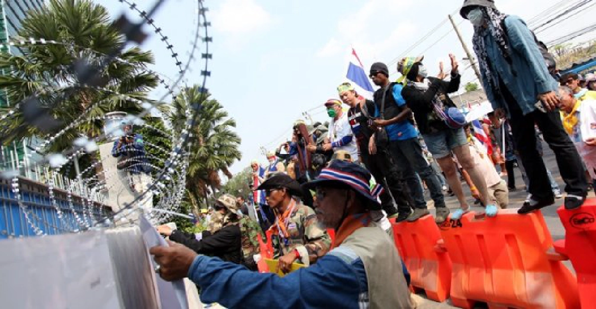 หมายจับ'หมอวีระ'ปิดล้อมก.พลังงาน หมายจับ'หมอวีระ'ปิดล้อมก.พลังงาน
