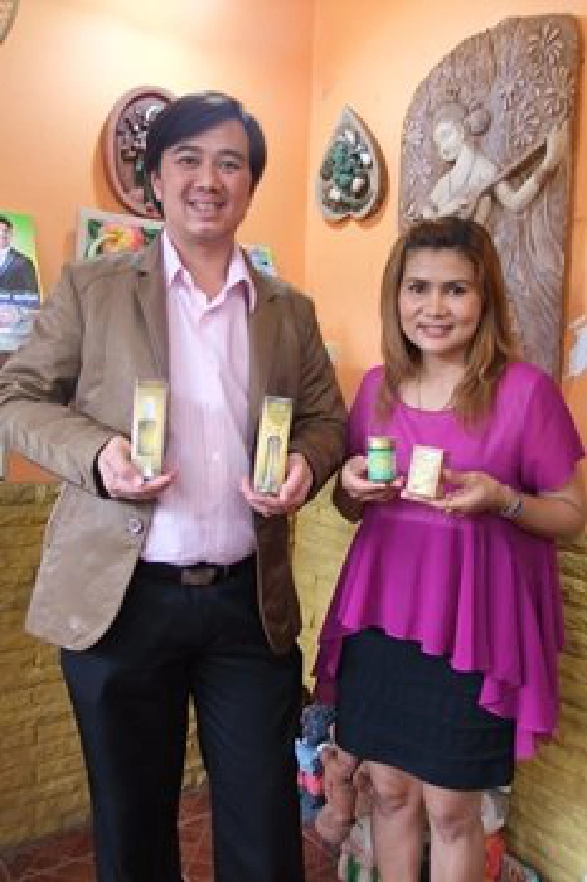 'ช้อนทอง'ยาสามัญประจำบ้านรุ่นสู่รุ่น 'ช้อนทอง'ยาสามัญประจำบ้านรุ่นสู่รุ่น