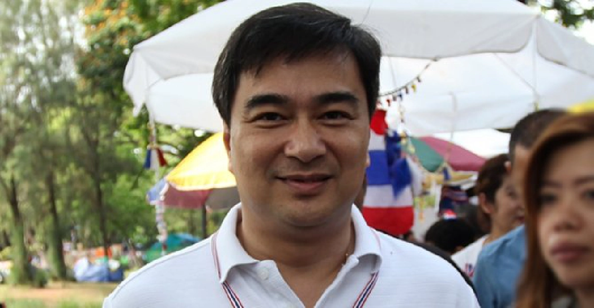 'มาร์ค'ปัดข่าว'นายกฯคนกลาง'