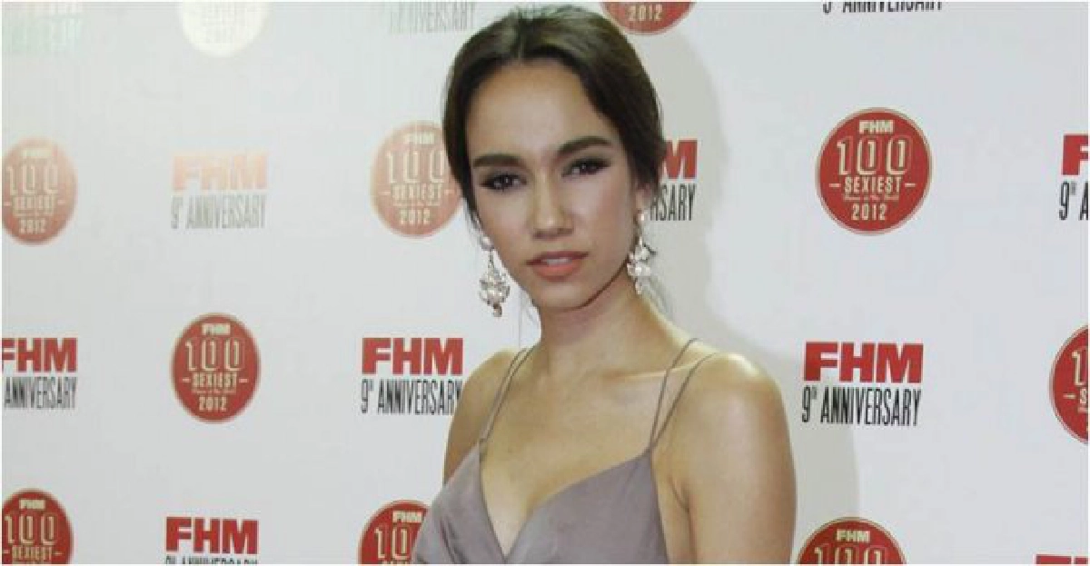 'สา'หวังอีก3ปีแต่งฟุ้งรักหนุ่มนักบิน 'สา'หวังอีก3ปีแต่งฟุ้งรักหนุ่มนักบิน