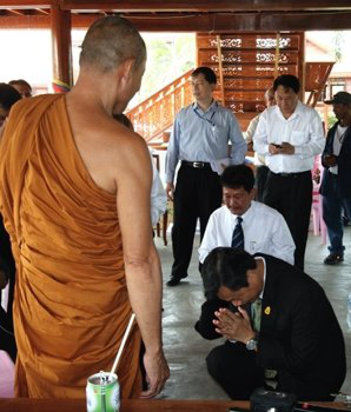 'ถวิล'ถก'พุทธะอิสระ'ขอกลับทำงานสมช. 'ถวิล'ถก'พุทธะอิสระ'ขอกลับทำงานสมช.