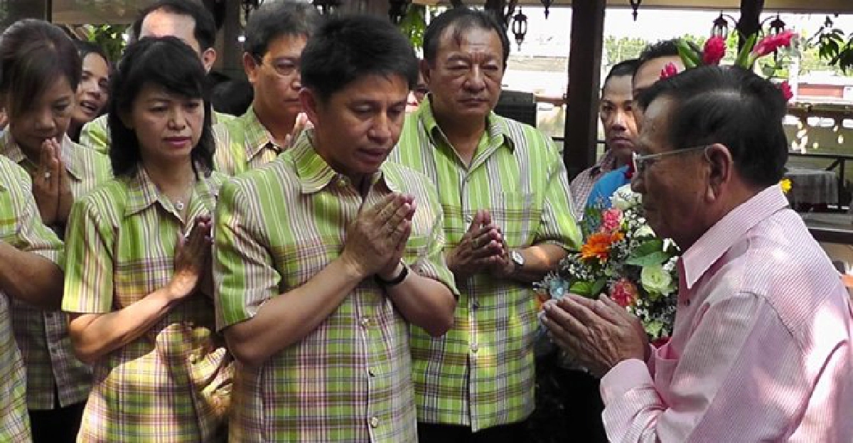 'ป๋าเหนาะ'ออกโรง!ตระกูลชินฯควรเว้นวรรค 'ป๋าเหนาะ'ออกโรง!ตระกูลชินฯควรเว้นวรรค