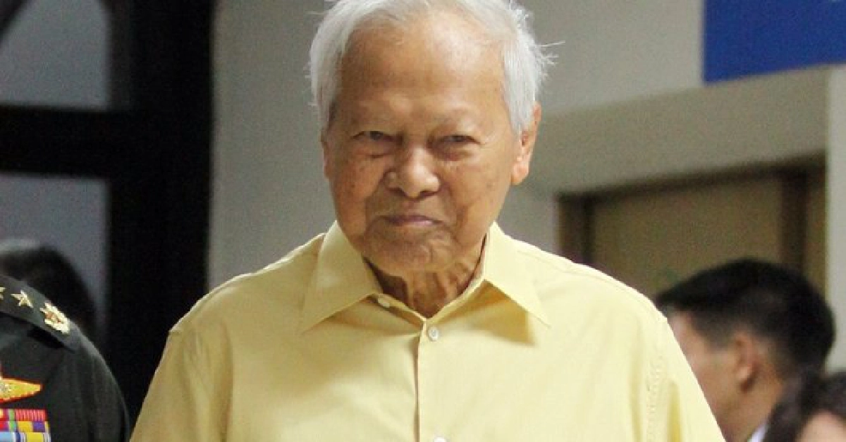 ขอพึ่งพระบารมีแก้วิกฤติประเทศเหมือนอดีต