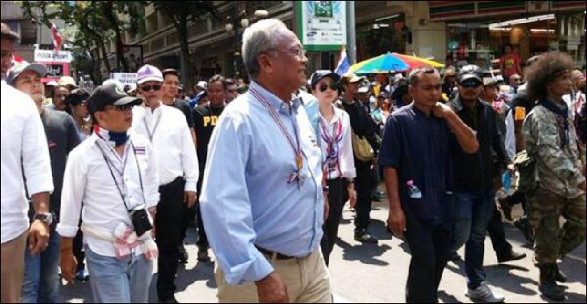 'สุเทพ'นำมวลชนไปเอเชียทีคชวนชุมนุมใหญ่ 'สุเทพ'นำมวลชนไปเอเชียทีคชวนชุมนุมใหญ่