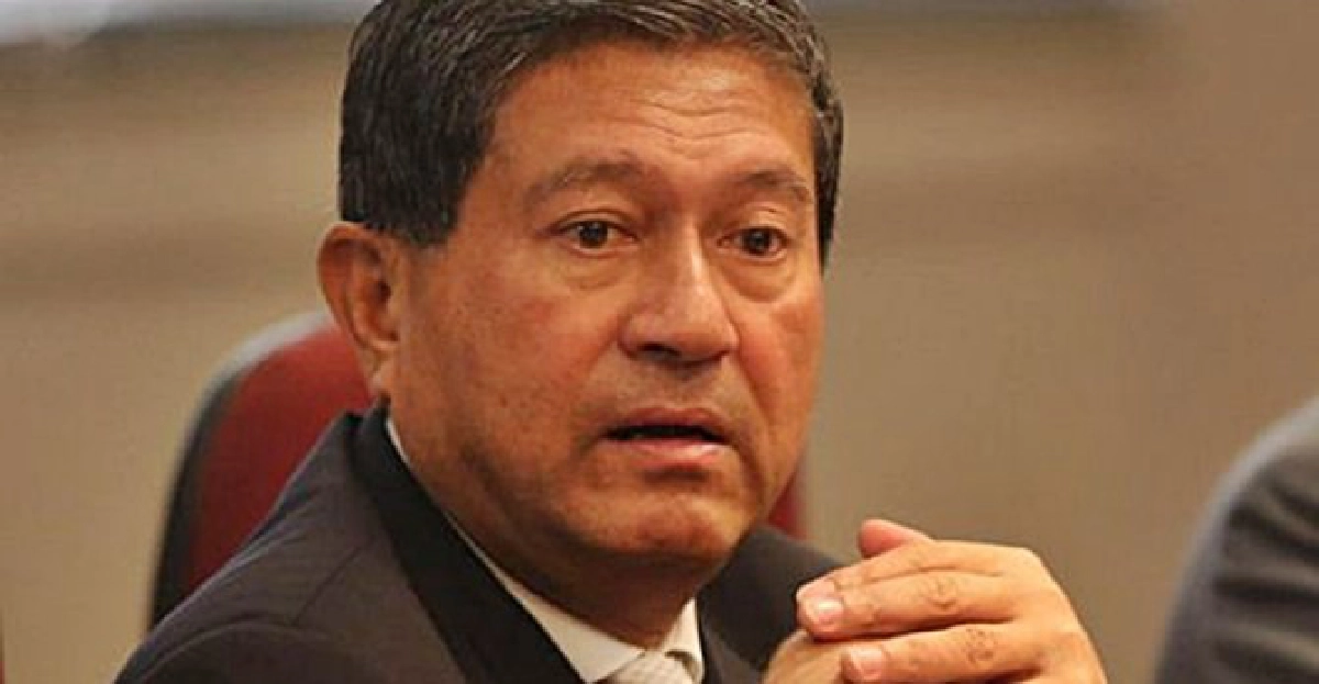 'เฉลิม'ปัดเตรียมขอนายกฯพระราชทาน 'เฉลิม'ปัดเตรียมขอนายกฯพระราชทาน
